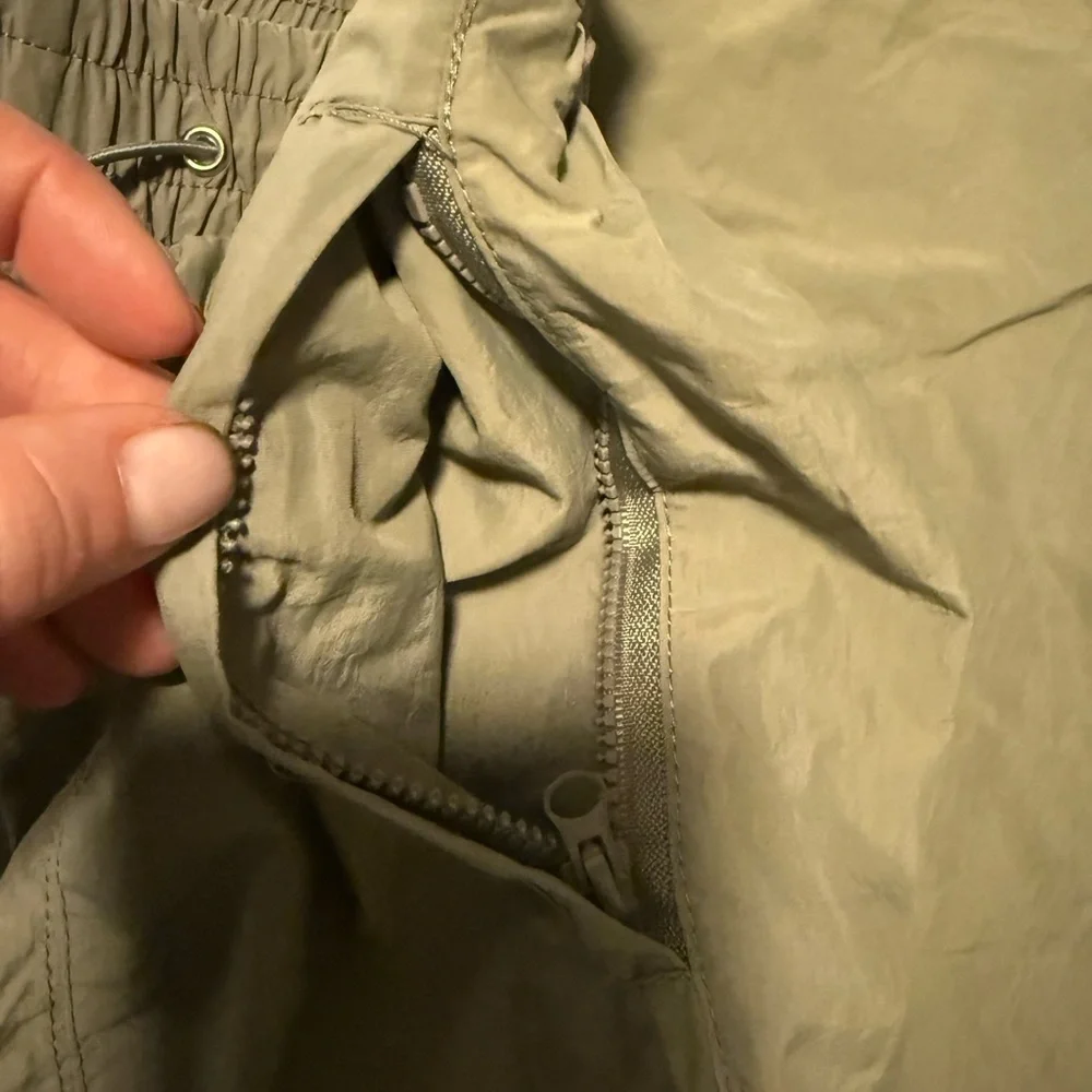 Wilo Gray Sweatpants with Elastic Waistband and Ruched Legs